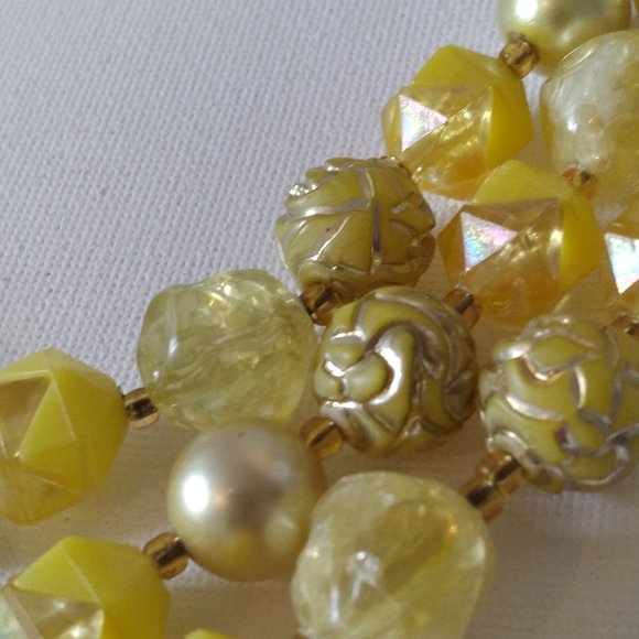 Eye catching, Vintage Triple Strand,Yellow & Gold Beaded Western Germany Stamped - Picture 3 of 8